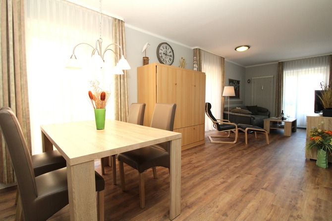 Ferienwohnung in K&uuml;hlungsborn - Appartementanlage Ostseeblick Fewo R&uuml;gen 12 - das bequeme Schrankbett