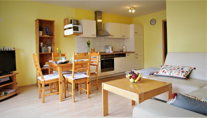 Ferienwohnung in Kellenhusen - Haus Sommerland  EG 3 - Wohnzimmer, K&uuml;che, Essbereich