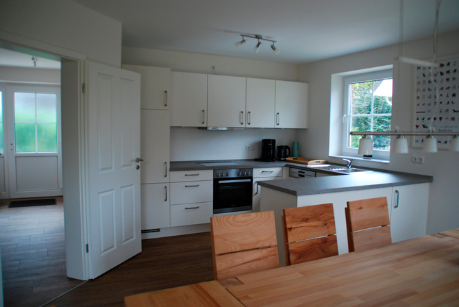 Ferienhaus in Kellenhusen - Finntorp - Essbereich und K&uuml;che