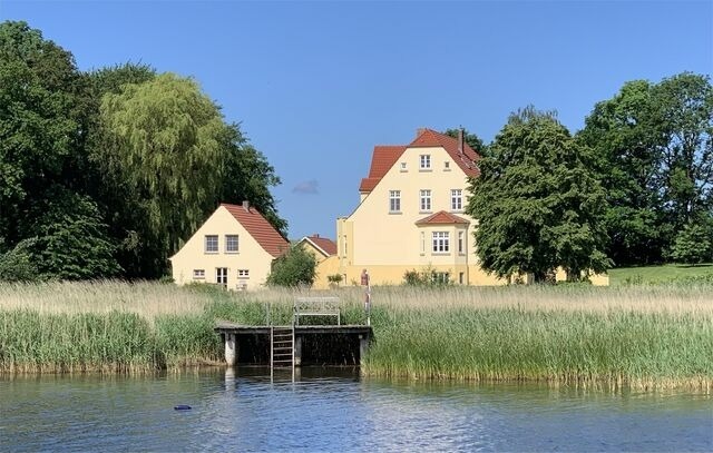 Ferienwohnung in Neuenkirchen (R&uuml;gen) - R&uuml;gen Ferienwohnung 7 am Wasser Gut Grubnow mit Balkon WLAN und Sauna - Bild 3